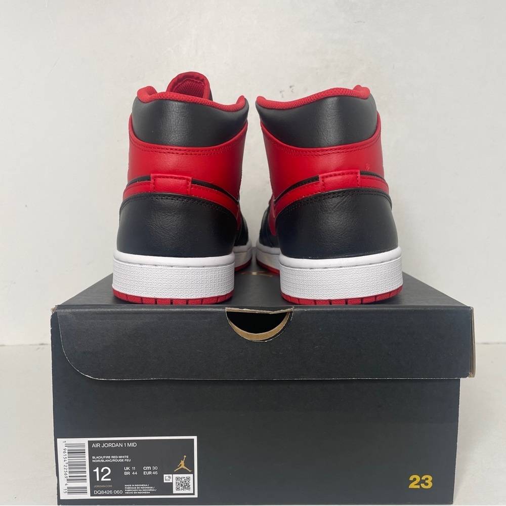 Nike Air Jordan 1 Retro Mid “Alternate Bred” 2022 - Picture 4 of 4